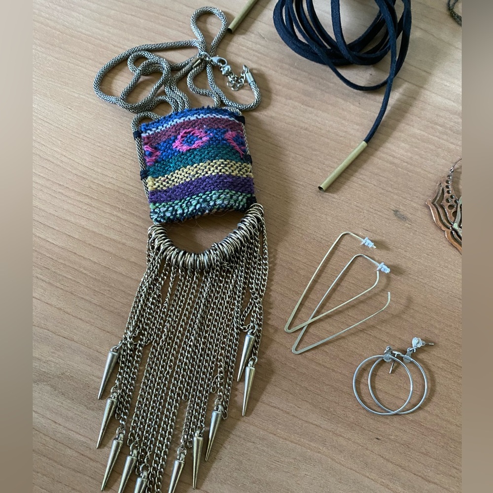 Jewelry bundle!! - Picture 4 of 4